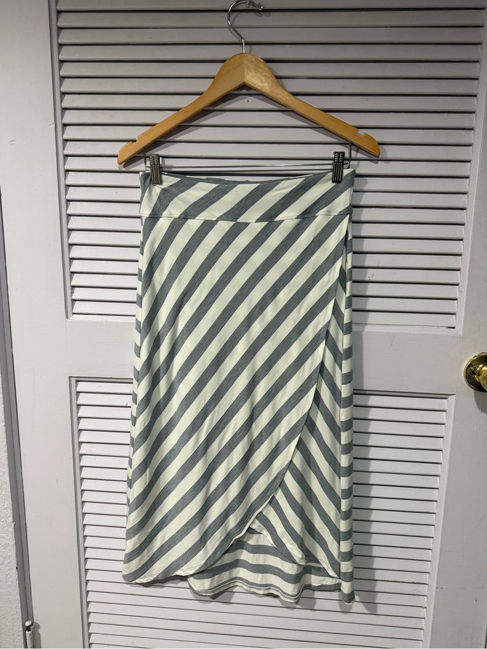 Athleta Striped Midi Wrap Skirt in Light Gray and White Size:Small